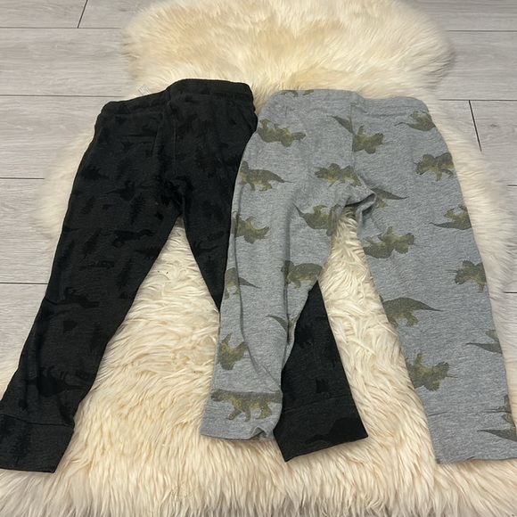 Old Navy Joggers Sweatpants in Gray and Black Dinosaur Design Size 4T - Picture 12 of 13